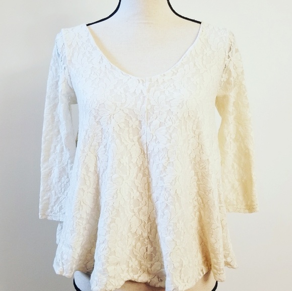 American Eagle Outfitters Tops - Adorable American Eagle White Lace Top
